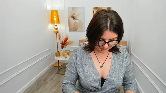 AmeliaDateri online show from April 2026 06:57:02 PM