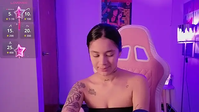 Oliviasims online show from April 2026 10:52:01 PM