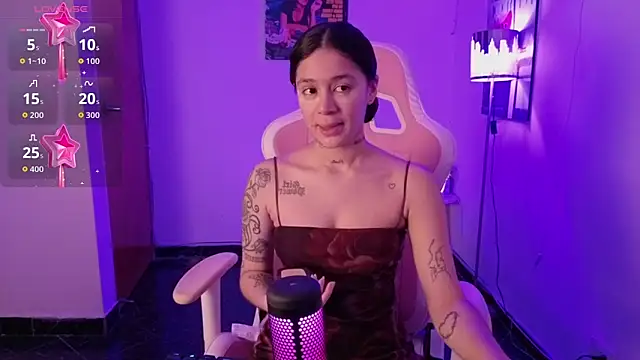 Oliviasims online show from April 2026 09:34:01 PM