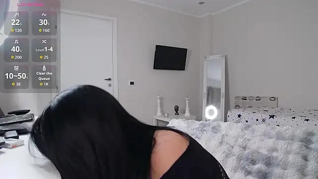 InesNova online show from April 2026 04:48:01 AM