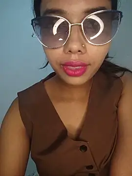 Candyy crushh online show from June 2026 10:02:01 PM