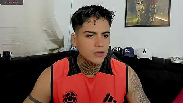 sweetlatinoboy online show from March 2026 12:41:01 PM