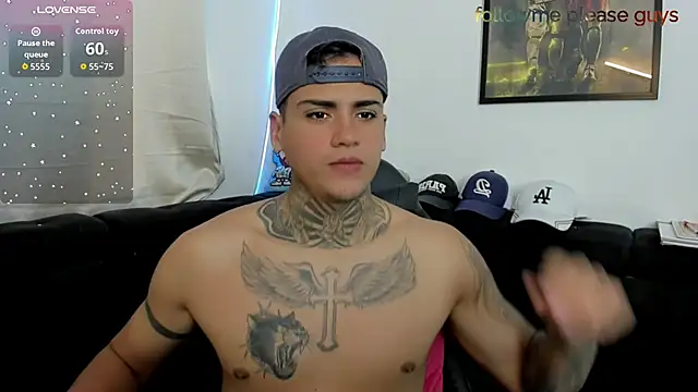 sweetlatinoboy online show from April 2026 12:02:01 PM