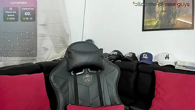 sweetlatinoboy online show from April 2026 11:11:02 AM