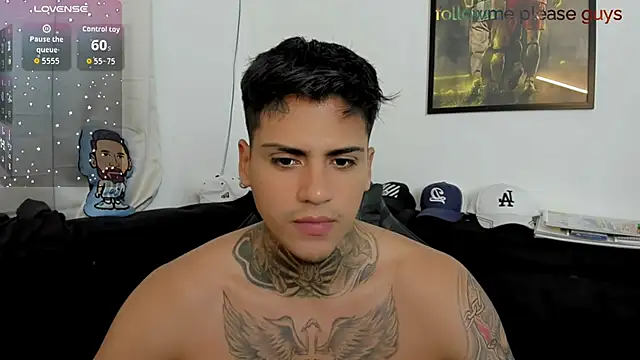 sweetlatinoboy online show from April 2026 11:08:02 PM