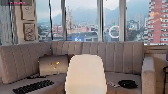 shy-vibes online show from April 2026 07:43:01 PM