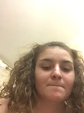 AriaHop online show from April 2026 07:00:01 PM