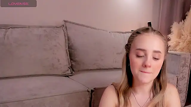 AmilyMoore online show from March 2026 01:44:02 PM