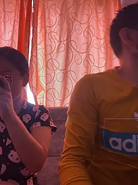 leoylia online show from March 2026 08:24:01 PM