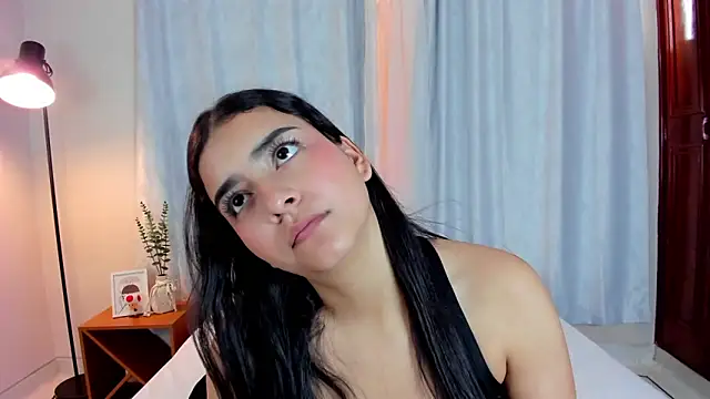 Snapshot of sweet_aura31 chatting on May 2026 07:52:01 PM sweet aura31 online show from May 2026 07:52:01 PM