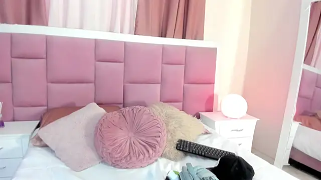 Snapshot of sweet_aura31 chatting on June 2026 08:21:02 PM sweet aura31 online show from June 2026 08:21:02 PM