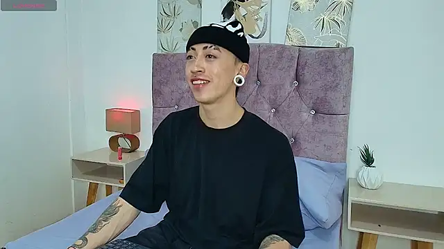 Yoshua Smith online show from April 2026 07:33:02 PM