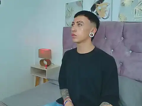 Yoshua Smith online show from April 2026 08:10:02 PM