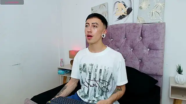 Yoshua Smith online show from April 2026 07:47:02 PM