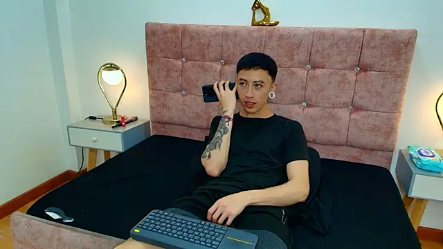 Yoshua Smith online show from April 2026 07:58:02 PM