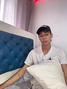 Milo Gunnar online show from March 2026 07:28:02 PM