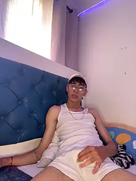 Milo Gunnar online show from April 2026 07:43:01 PM