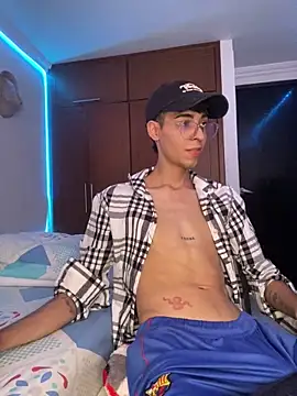 Milo Gunnar online show from June 2026 07:40:02 PM