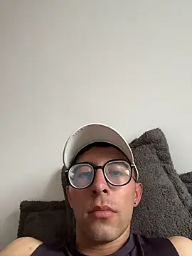 LeonBlazze online show from April 2026 08:13:02 PM