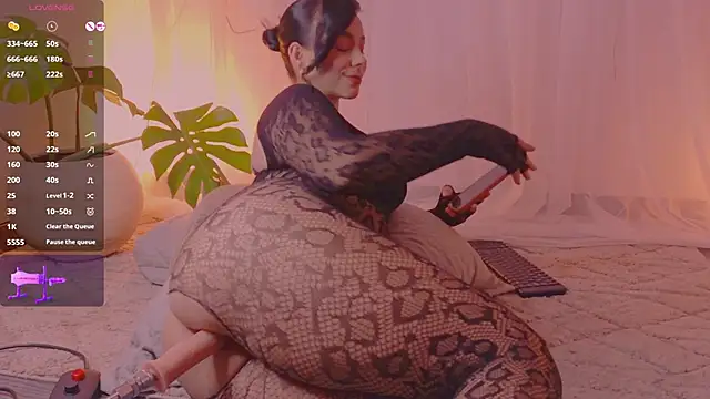 ImLeana XXX online show from April 2026 09:43:01 AM