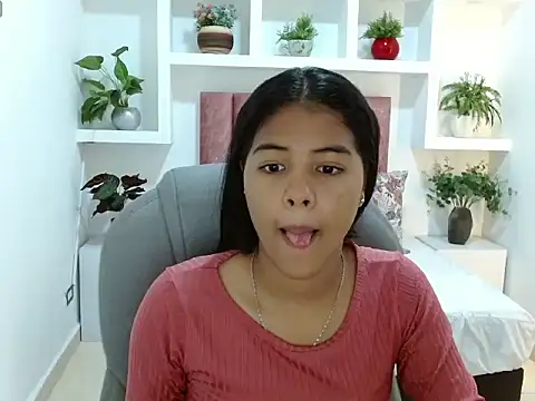 Lunilove   online show from April 2026 05:48:01 PM