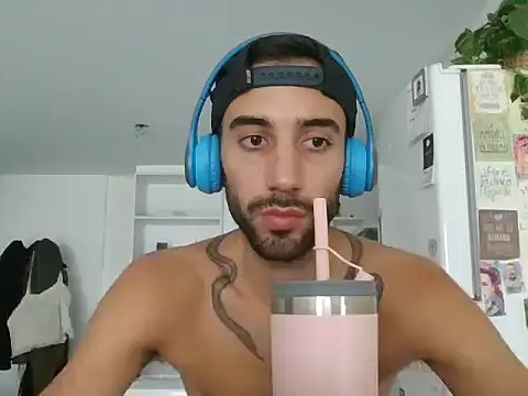 SantinnoVale online show from March 2026 07:52:01 PM