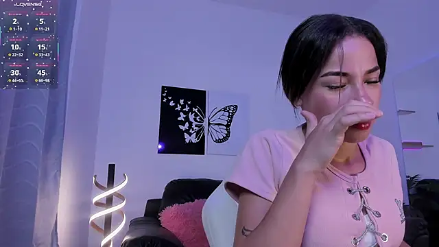 Mia Luna online show from April 2026 09:21:02 PM