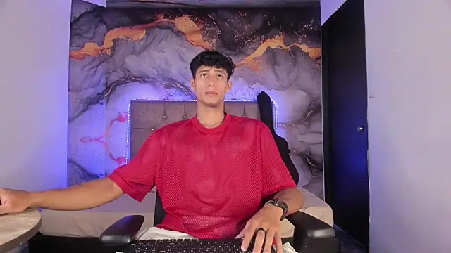 MaxiimoRomano  online show from April 2026 01:14:02 PM