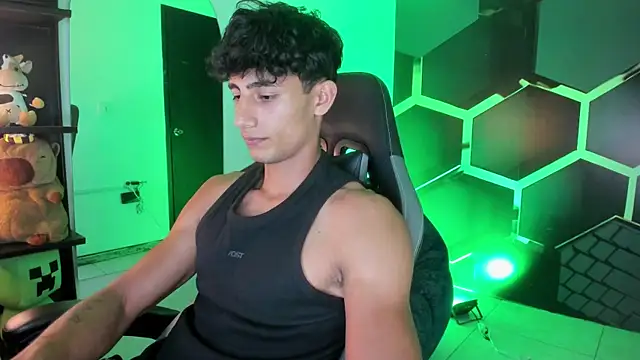 Snapshot of MaxiimoRomano_ chatting on July 2026 07:24:01 PM MaxiimoRomano online show from July 2026 07:24:01 PM