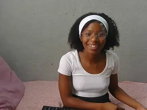 LittleVirginAngel online show from March 2026 12:05:02 PM