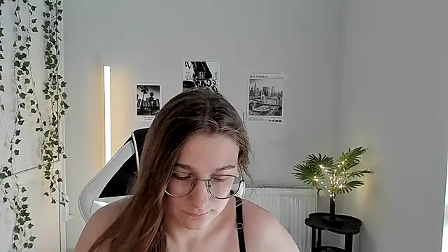 Snapshot of Mia_kristal chatting on July 2026 07:36:01 AM Mia kristal online show from July 2026 07:36:01 AM