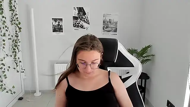 Snapshot of Mia_kristal chatting on July 2026 06:53:01 AM Mia kristal online show from July 2026 06:53:01 AM