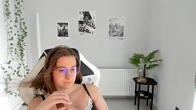 Snapshot of Mia_kristal chatting on July 2026 08:27:02 AM Mia kristal online show from July 2026 08:27:02 AM