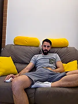 AmicisegretiITA online show from April 2026 06:30:02 PM