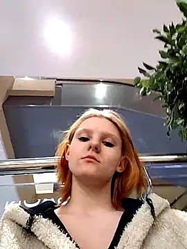 NinaParri online show from April 2026 03:12:01 AM