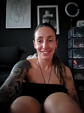 NicoleKaiser online show from April 2026 05:46:02 PM