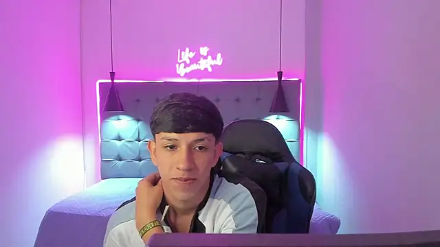 AdrianFranko online show from March 2026 03:37:02 PM