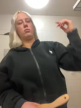 LeniMaria online show from March 2026 05:52:02 PM