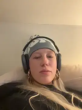 LeniMaria online show from March 2026 05:03:01 PM