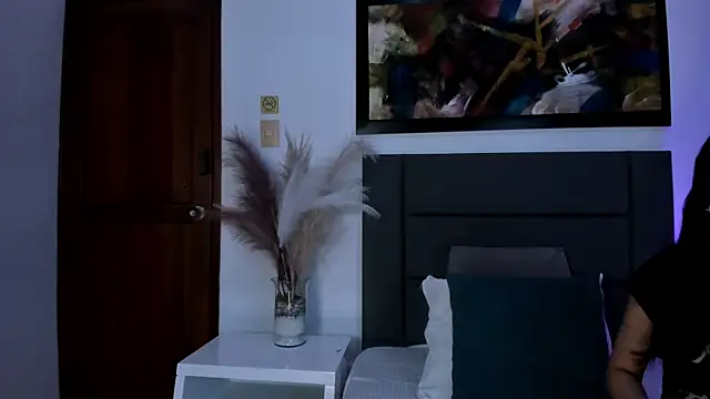 AnnieBlluee online show from March 2026 12:16:01 PM