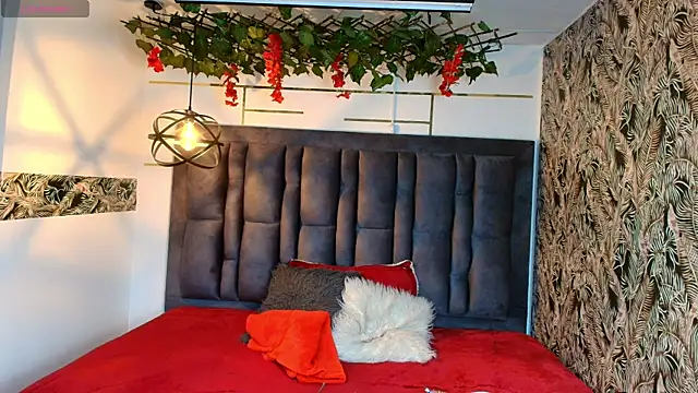 BONIE WILLS online show from April 2026 12:28:01 PM