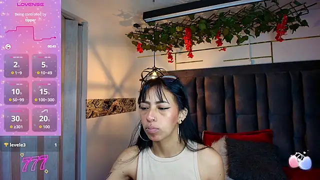 BONIE WILLS online show from April 2026 12:09:02 PM