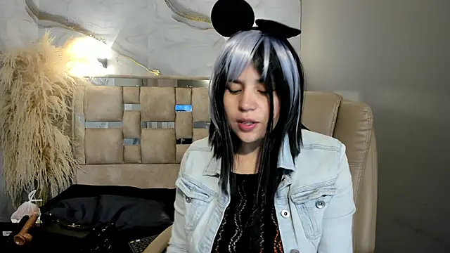 Cata black online show from May 2026 11:49:02 AM