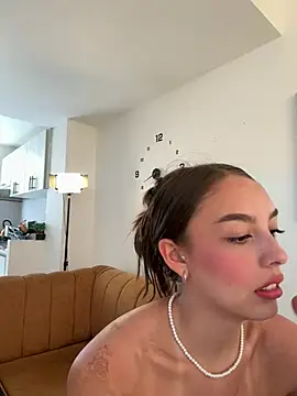 Lauren Storm online show from April 2026 06:28:01 PM