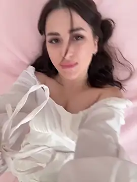 Alana Loveee online show from April 2026 01:52:02 PM