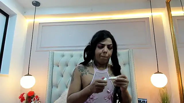 MiiaRestrepo online show from April 2026 11:36:01 AM