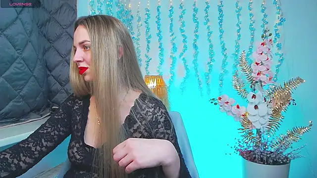 Alexandracandy online show from April 2026 07:33:02 PM