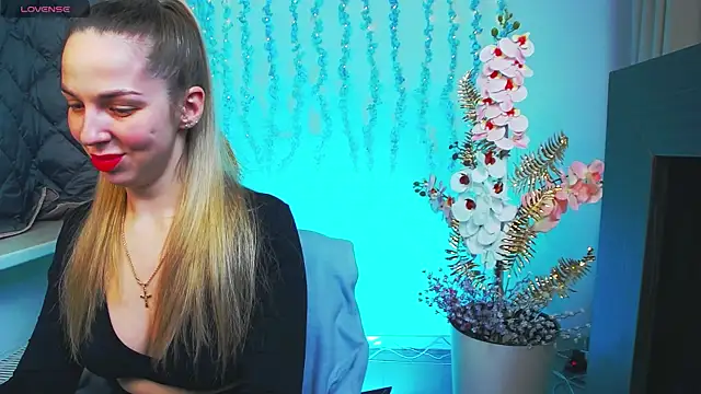 Alexandracandy online show from April 2026 12:28:01 PM