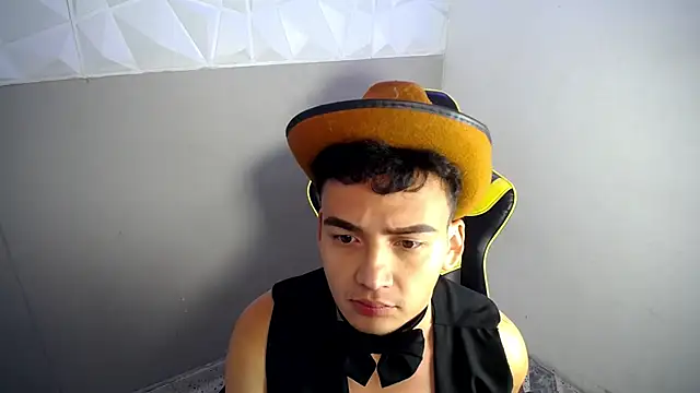 Mathias twinkk online show from April 2026 03:55:01 AM