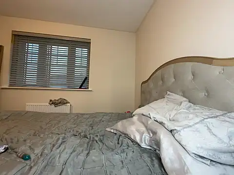 Lola RaeX online show from July 2026 07:18:02 PM